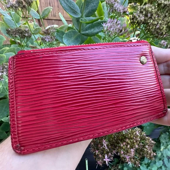 Louis Vuitton 🍒 Scarlet Red Key Pouch - Picture 2 of 7
